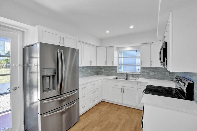 Building Photo - 4 br, 2 bath House - 912 SW 22nd Ave # 5