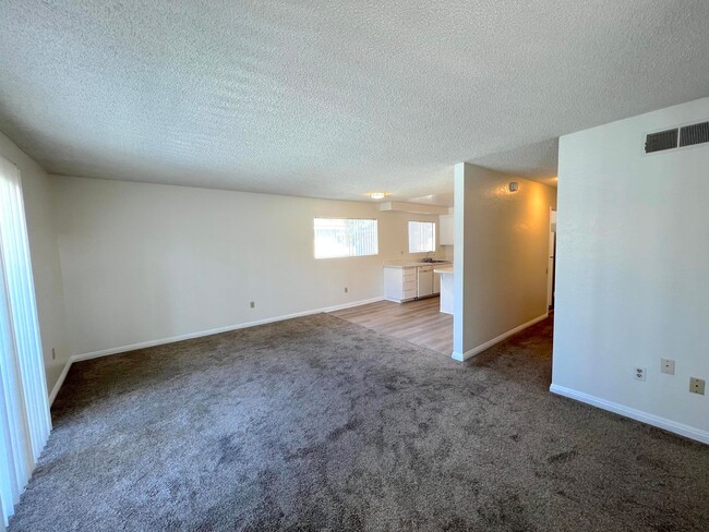 Building Photo - West Stevens-413