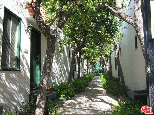 Building Photo - 522 N Alta Vista Blvd