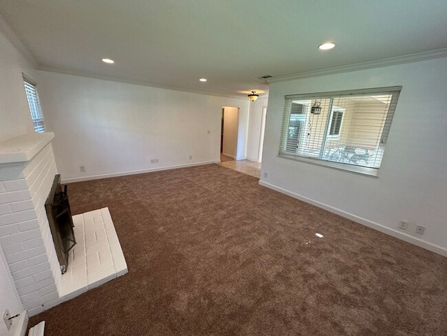 Building Photo - 2 Bed 1 Bath Single Family Home In Walnut ...