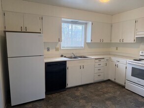 Building Photo - 325 NW 4th St