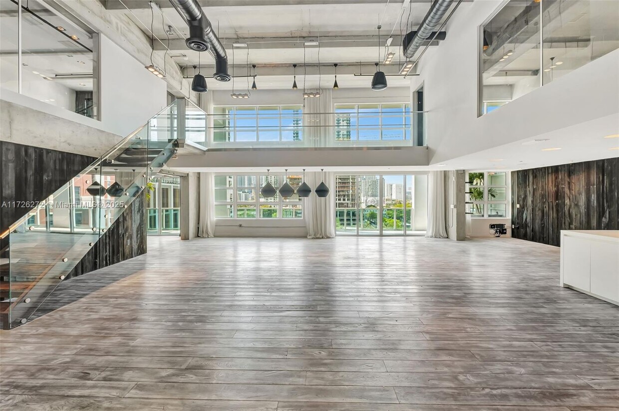 Foto principal - 1749 NE Miami Ct