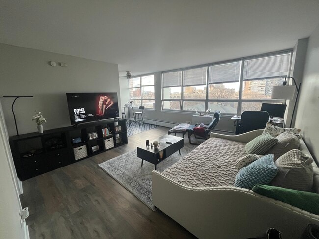 Foto del edificio - 6171 N Sheridan Rd