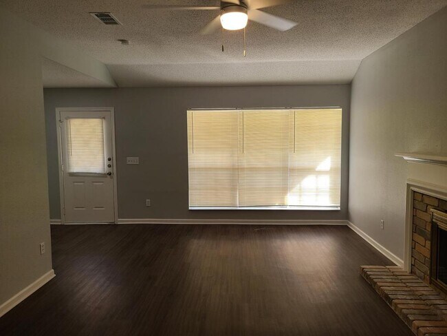 Foto del edificio - 12302 Dapple Ln