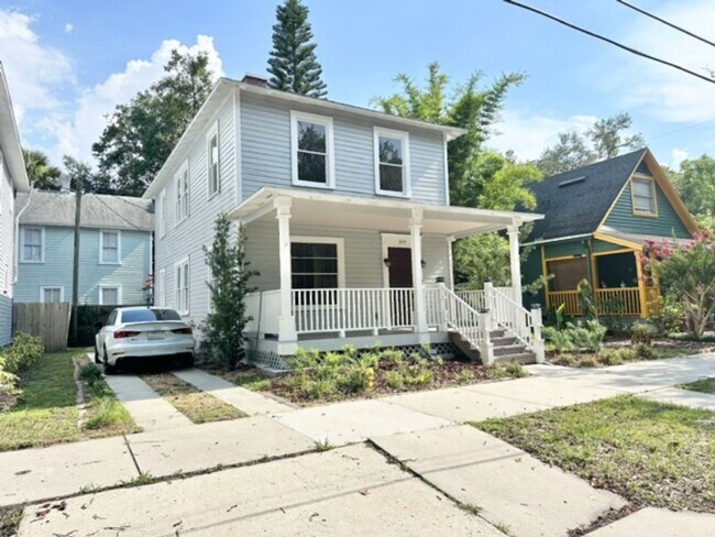 Building Photo - Sanford - 2 Bedroom, 2.5 Bathroom - $2395.00