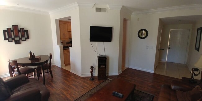 Building Photo - Meridian Luxury 1 Bed | 1 Bath Condo in Resort Style Community. (Utilities & Cable NOT Included)