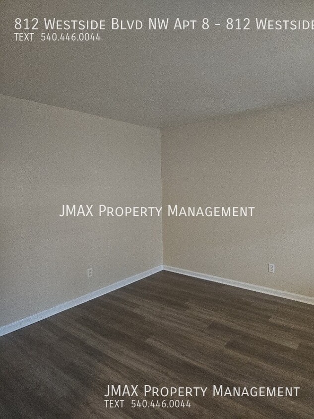 Foto principal - This property has a no security deposit op...