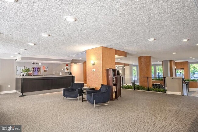 Building Photo - 2500 N Van Dorn St