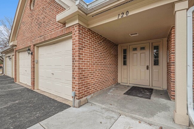 Building Photo - 120 Stirling Ln