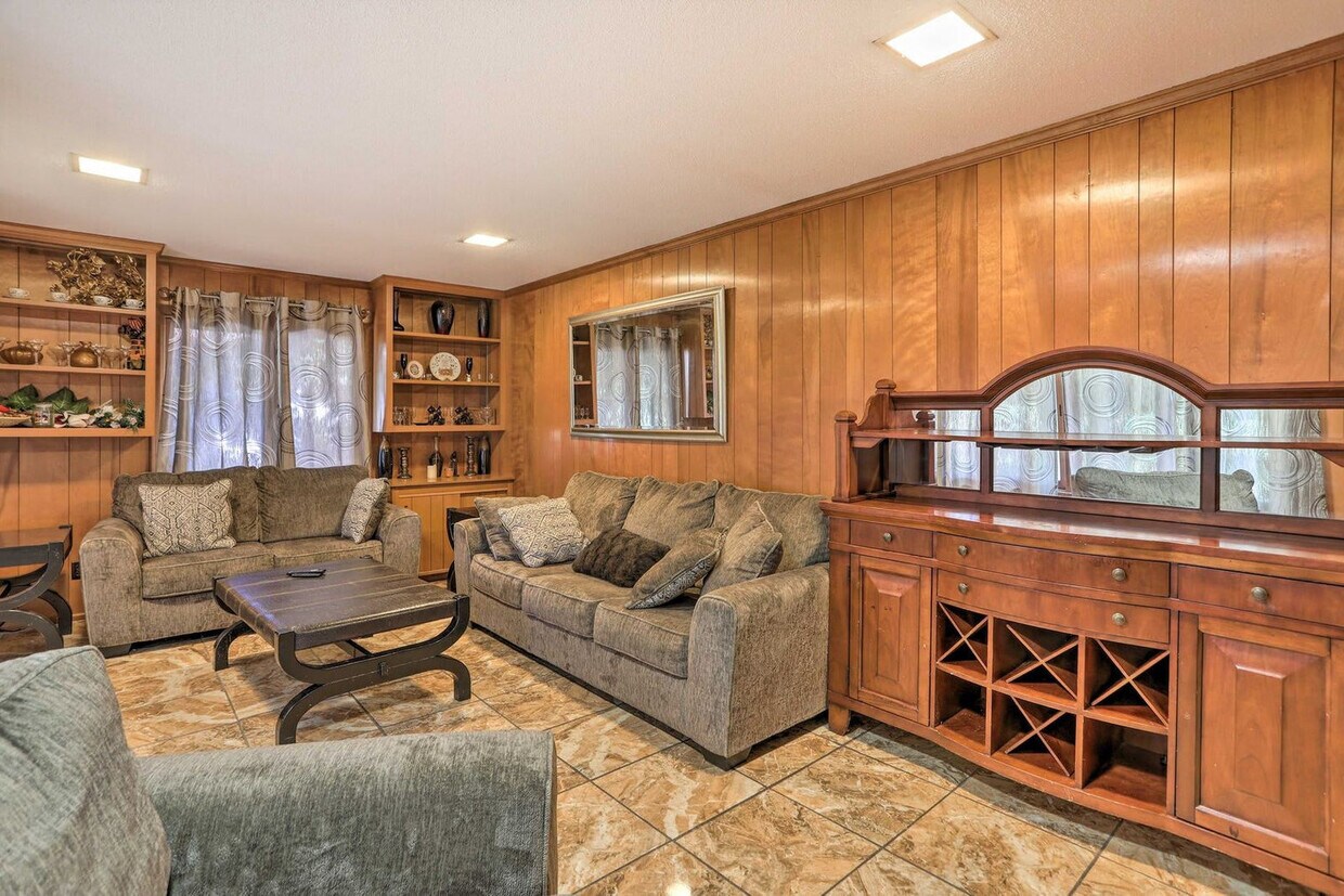 Foto principal - 1960 Pinelawn Dr