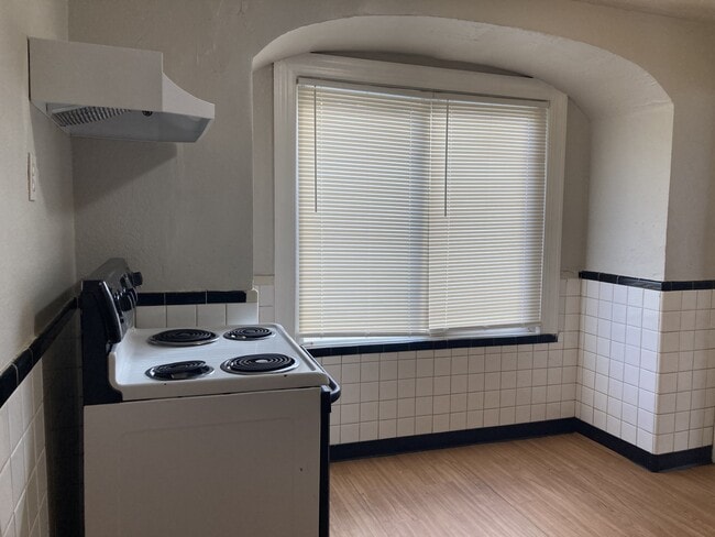 Foto del edificio - 8805 Tyrell Dr