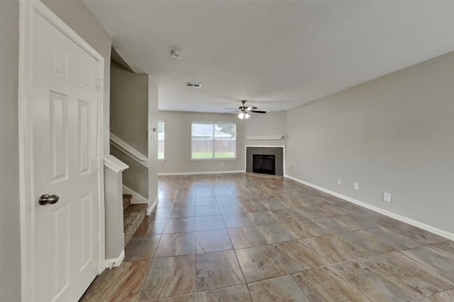 Building Photo - 16968 Scenic Knoll