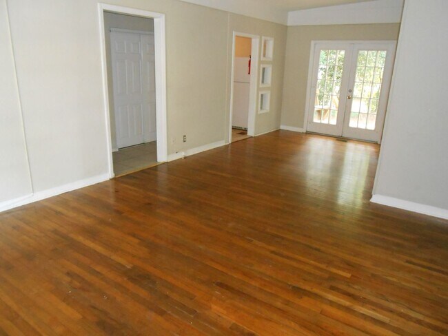 Building Photo - 1807 Jackson Bluff Rd