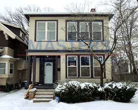 Building Photo - 425 Boston Pl