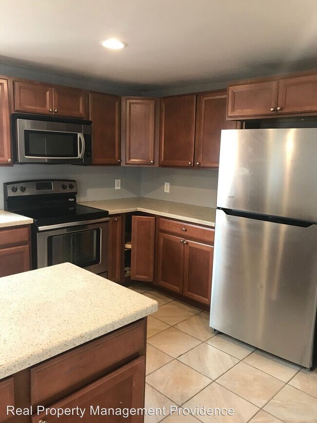Foto del edificio - 3 br, 2 bath House - 38 Bennett Avenue