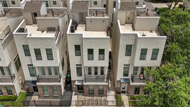 Foto del edificio - 2106 Sabine St