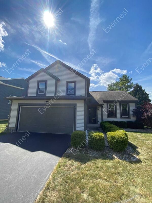 Building Photo - 30 Spicewood Ln