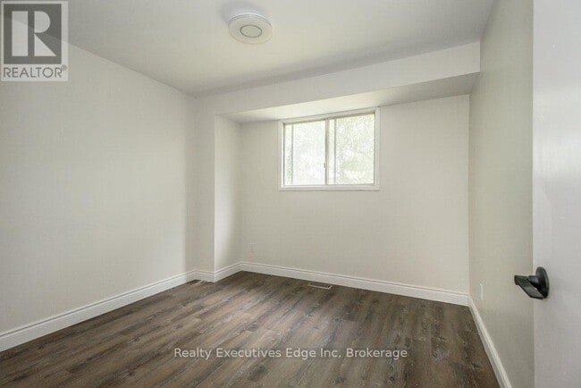 Building Photo - 590 Canewood Crescent