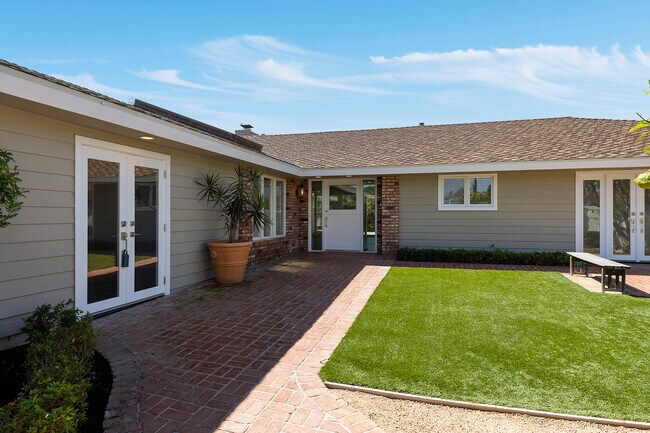 Foto del edificio - 1901 Altura Dr