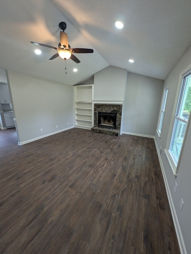 Building Photo - 124 Davidson Dr