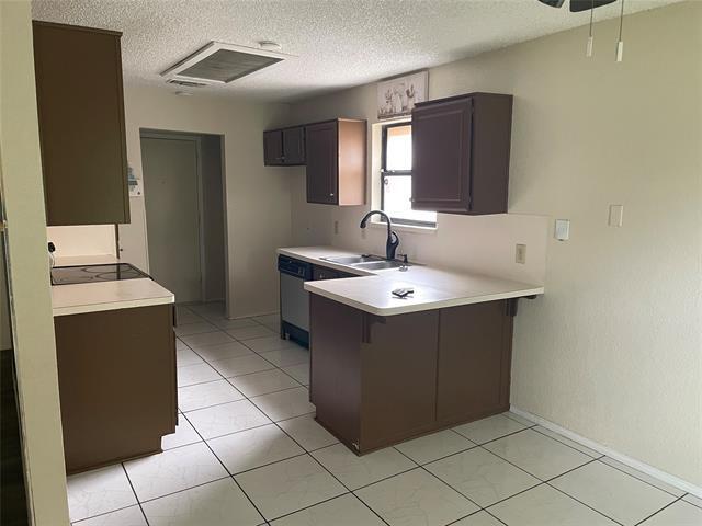 Building Photo - 7420 Meadow Creek Dr