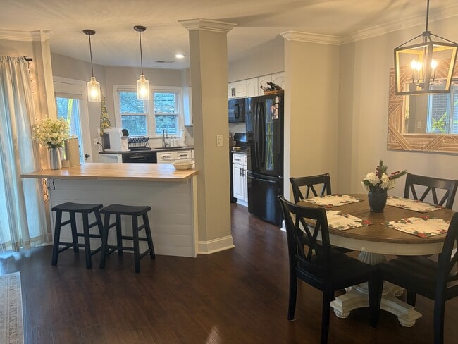 Foto del edificio - 7602 Lakeside Village Dr