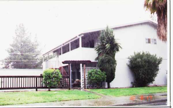 Building Photo - 820 Sharmon Palms Ln
