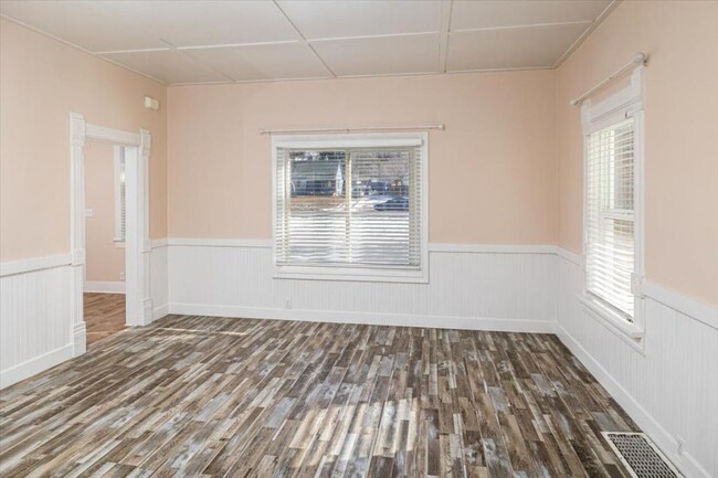 Building Photo - 119 N 200 E
