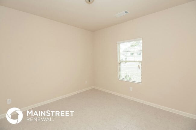 Foto del edificio - 35 Michelle Wy