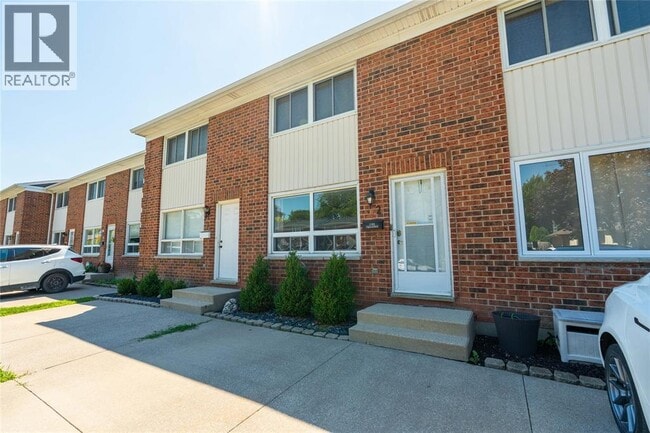 Building Photo - 301 Edgewood St
