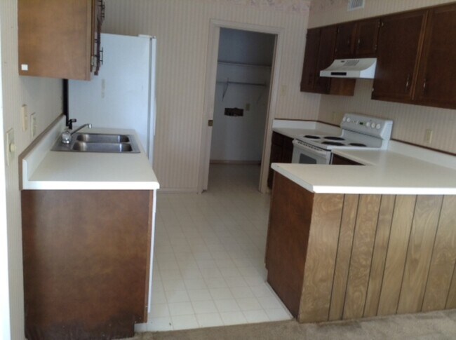 Building Photo - 1058 Park Meadow Dr