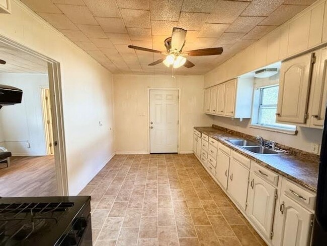 Foto del edificio - 907 N Harrison St