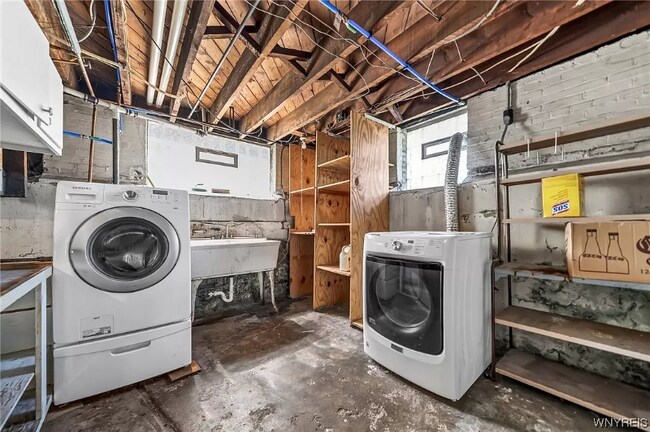 Foto del edificio - 66 Niagara Falls Blvd