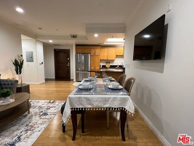 Building Photo - 2 br, 2 bath Condo - 1128 S Serrano Ave Ap...