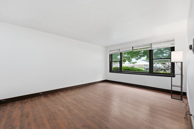Foto del edificio - 3180 W Meadow Ln Dr