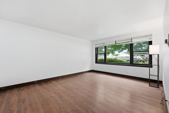 Building Photo - 3180 W Meadow Ln Dr