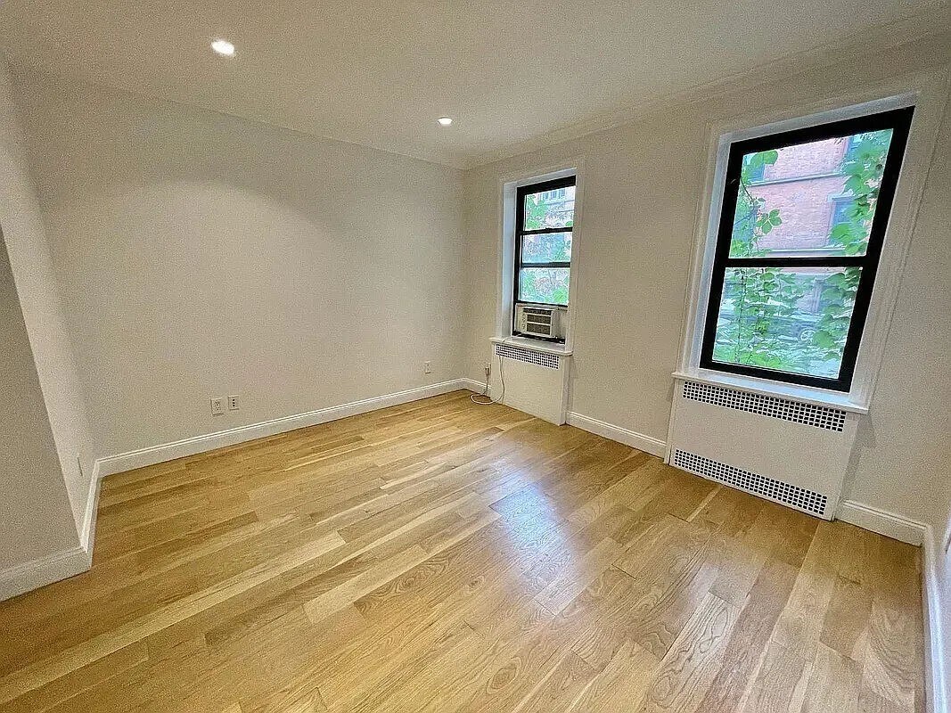 421 W 21st St Unit G, New York, NY 10011 Room for Rent in New York