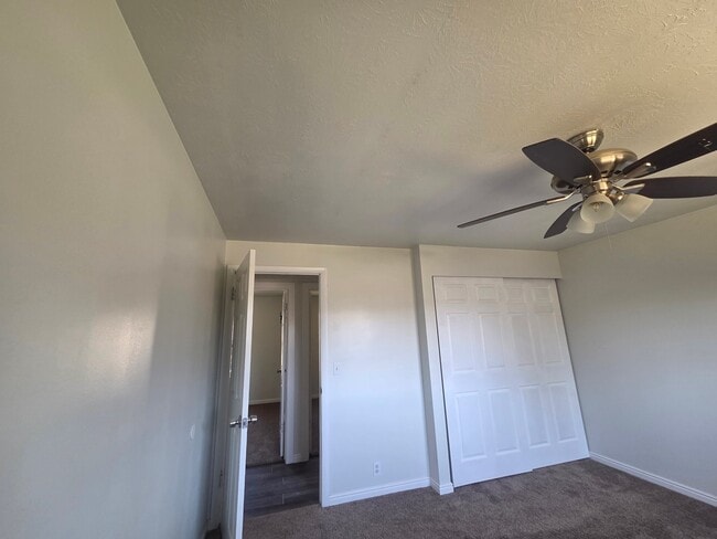 Building Photo - 856 E Park Mesa Way