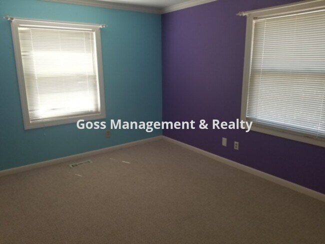 Building Photo - 8806 Mayflower Rd