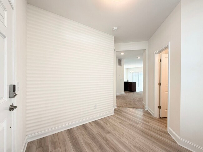 Foto del edificio - 563 Whitley Ridge Dr