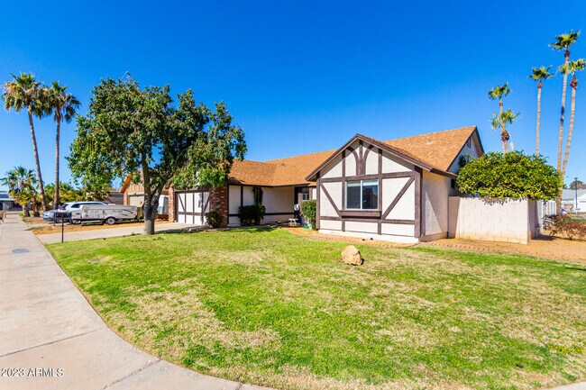 Building Photo - 5646 W Mescal St