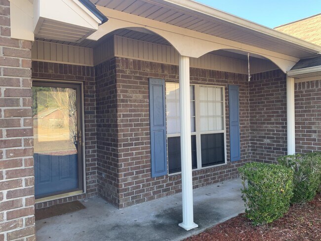 Building Photo - 1169-1169 Cumberland Dr