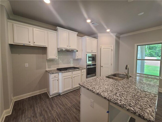 Building Photo - 1767 Holman Forest Dr NE