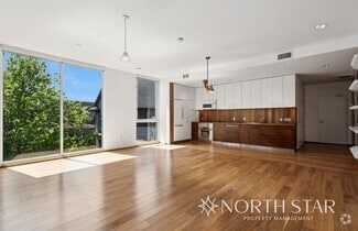Building Photo - 2530 SE 26th Ave