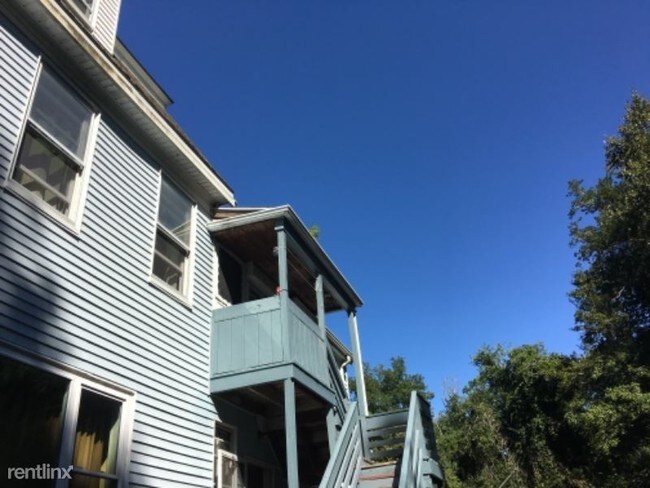 Building Photo - 79 Lakeside Ave