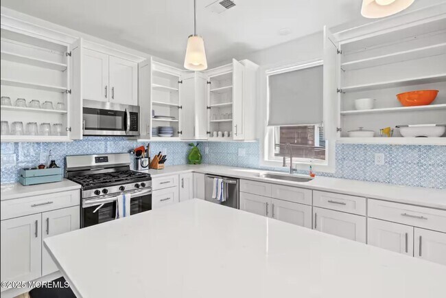 Foto del edificio - 62 Franklin Ave