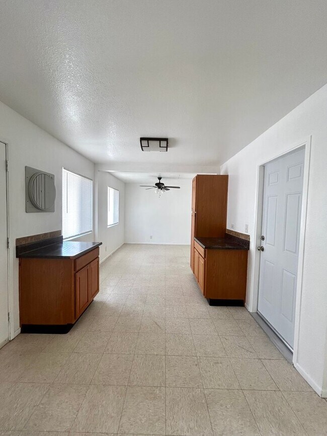 Foto del edificio - 6547-6549 49 Palms Ave