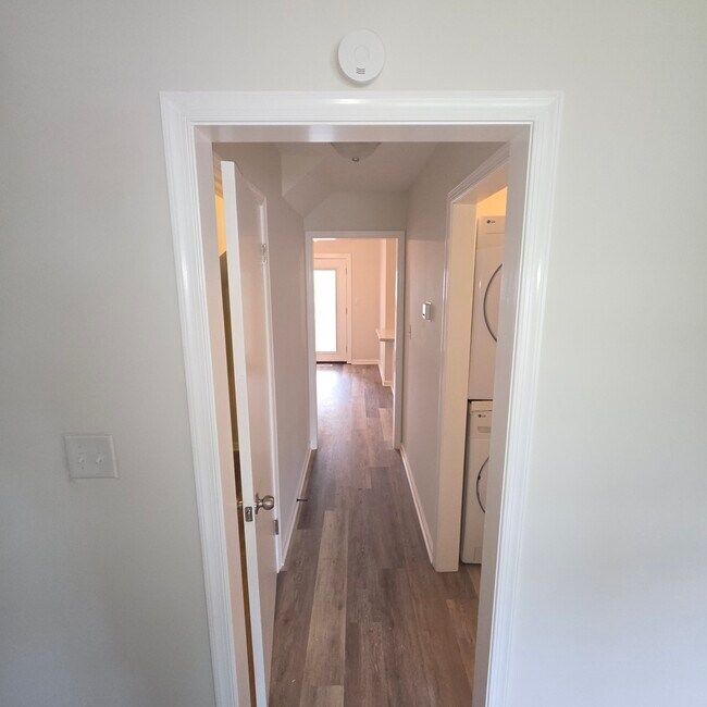 Foto del edificio - 1324 Riverdale Dr
