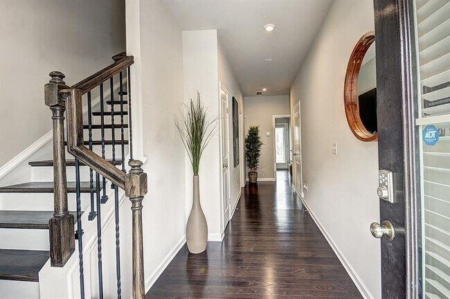 Building Photo - 6477 Brookside Dr SE