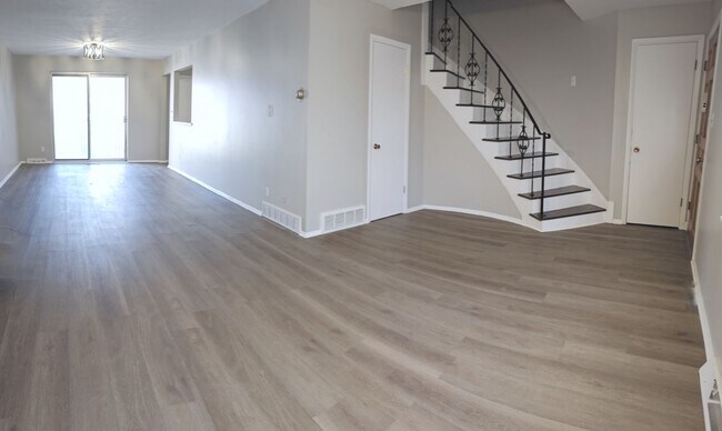 Building Photo - 24496 Clareshire Dr